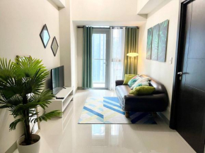 Lush 1BR Uptown Parksuites BGC 200mbps, Pool & Gym